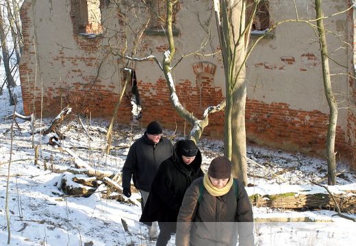 Spacer po lodzie na wyspę